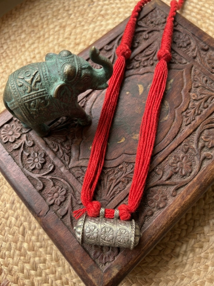 Tabiz Thread Necklace