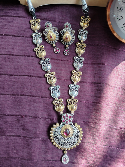 Rivitika Dual Tone Pendant Set