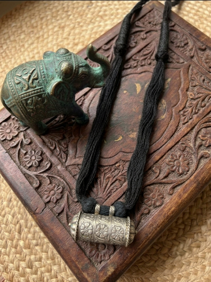 Tabiz Thread Necklace