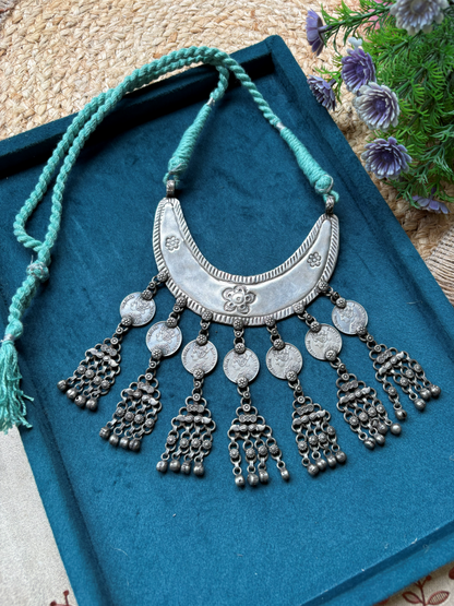 thread necklace